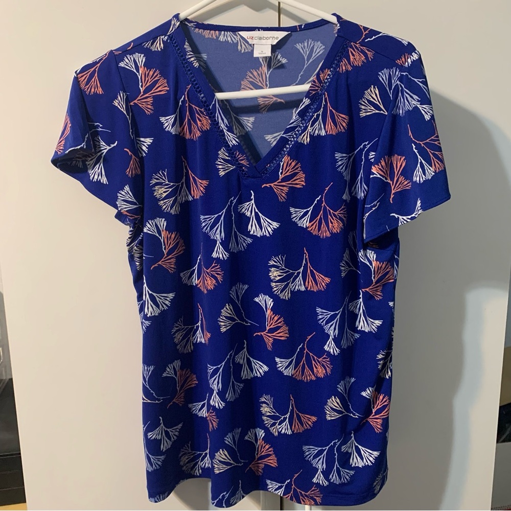 Liz Claiborne Royal Blue V-Neck Blouse with Reef Print. Size Small. Like New!